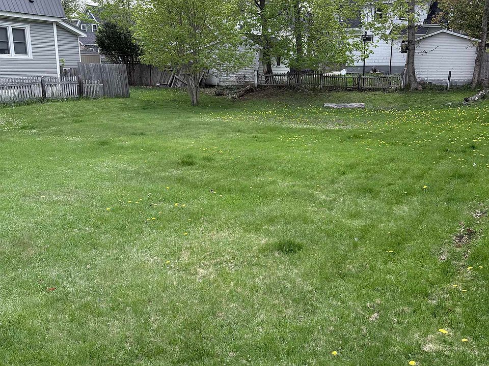 2nd image of 66 Centre St