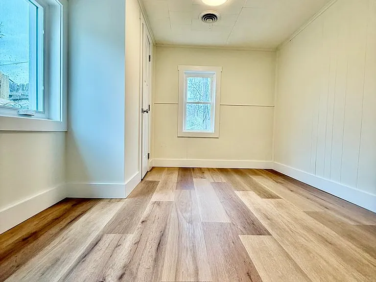 122 N Roosevelt St — Photo 7