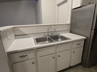 808 SW 9th St, Aledo, IL 61231