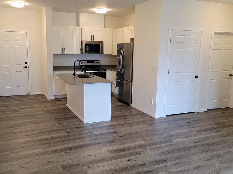 141 S Ann St #303 — Photo 5