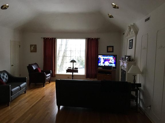 2nd image of 132 Mackinaw Ave