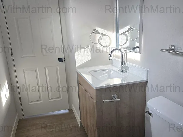 136 Janney Ave — Photo 11