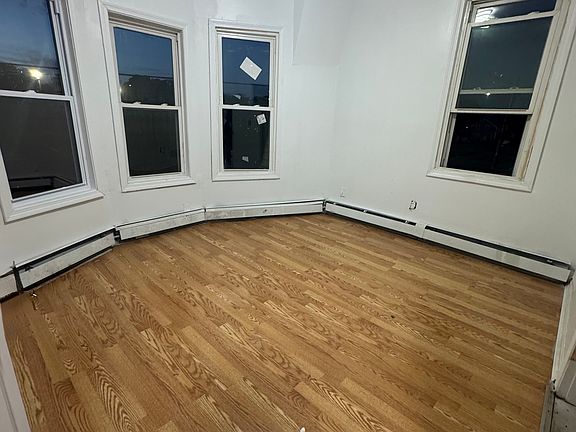 2nd image of 200-202 Oxford St