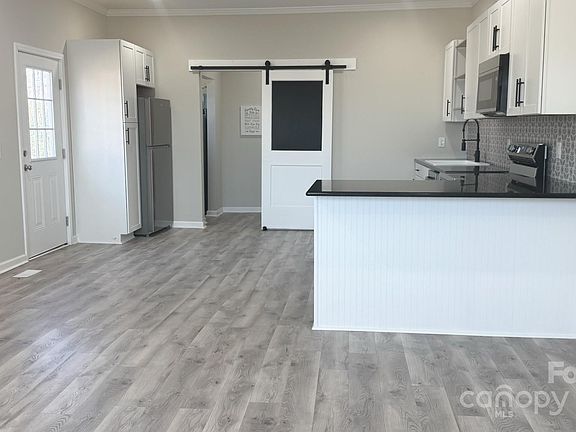 3rd image of 756 Separk Cir