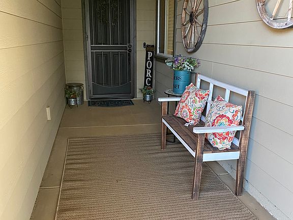3rd image of 606 Elderberry Cir