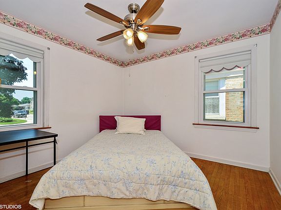 4th image of 5927 N Ottawa Ave