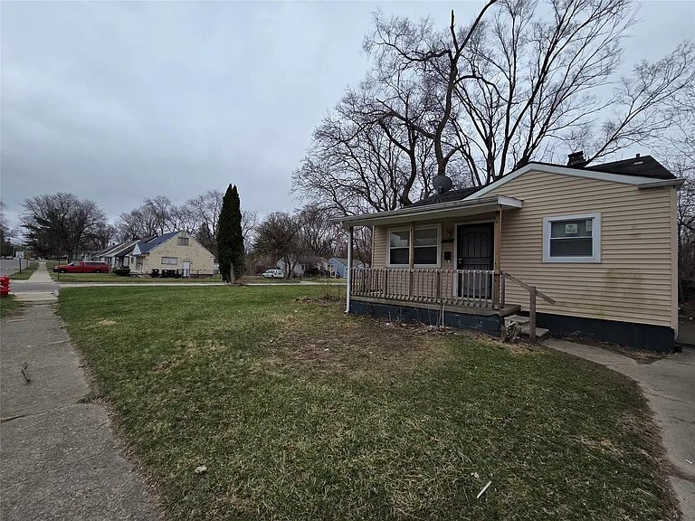 24511 Florence St — Photo 2