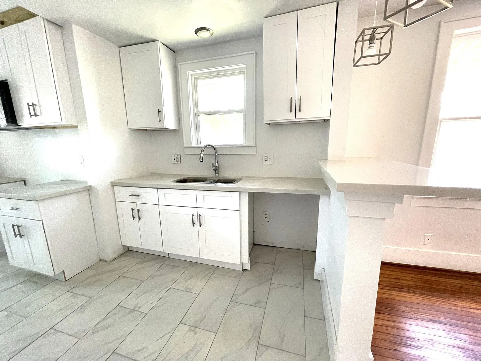 3 bed, 1.5 bath, 1103 sqft, $1,400 — Photo 3