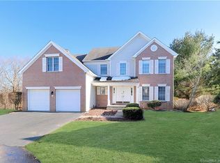 55 Revere Ln, Fairfield, CT 06824