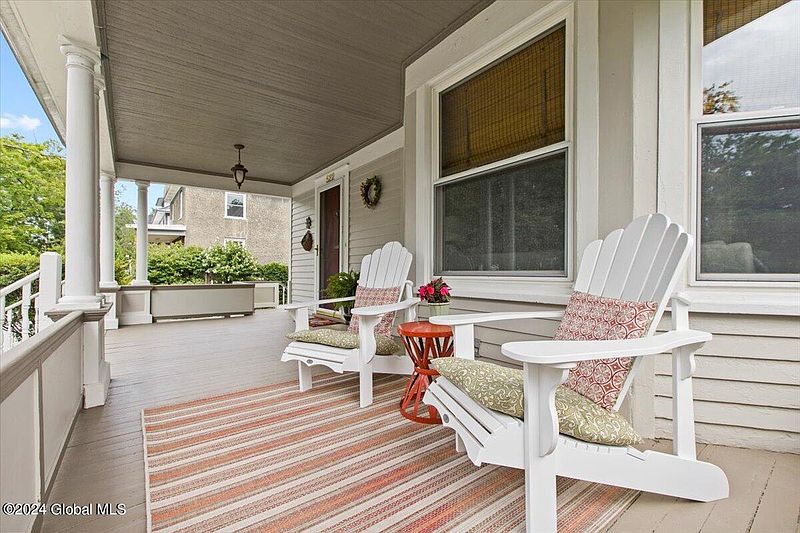 5th image of 522 Bedford Rd