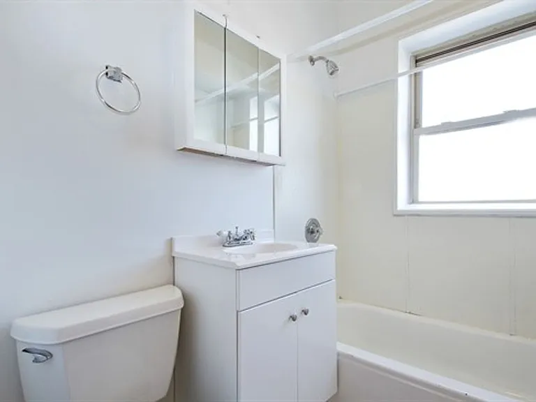 6306 S Artesian Ave — Photo 3
