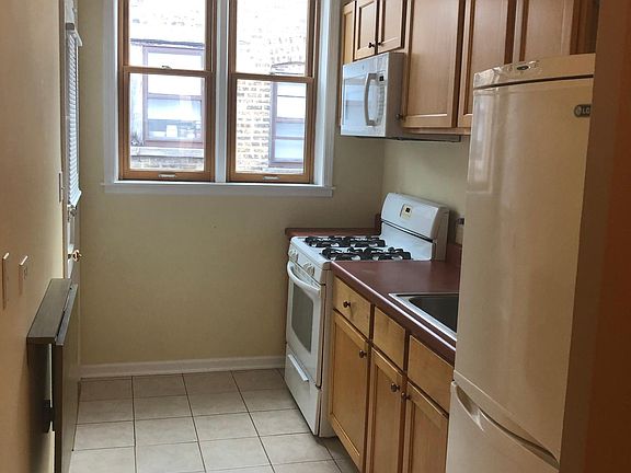 4th image of 1214 W Jarvis Ave APT 3N