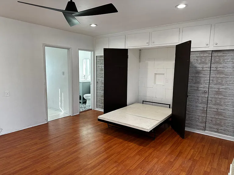 323 N Chevy Chase Dr #G — Photo 6