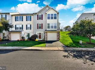 222 Creekside Dr, Pottstown, PA 19464