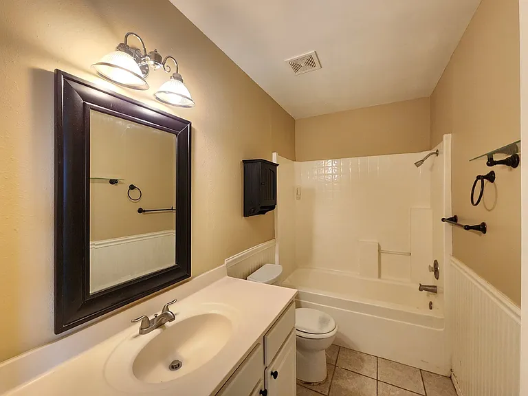 18203 Beaverdell Dr — Photo 7