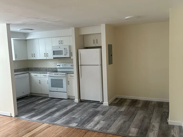 Eli Whitney Apartments — Photo 23