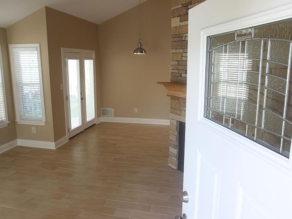 2nd image of 485 Chelsea Woods Dr