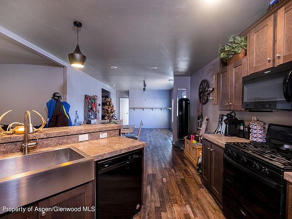4th image of 95 E Tamarack Cir