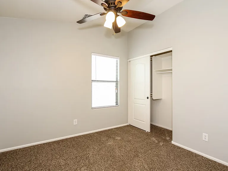 12471 N 75th Dr — Photo 10