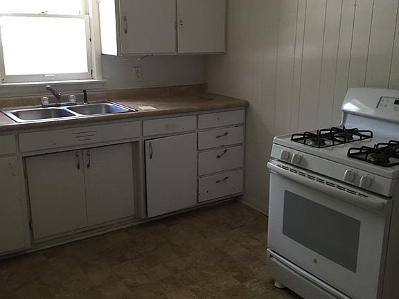 5th image of 315 W Ashland St