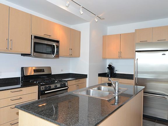 4th image of 510 W Erie St APT 1204