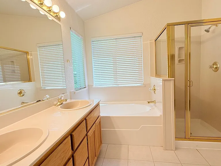 1023 Vista Pointe Cir — Photo 30