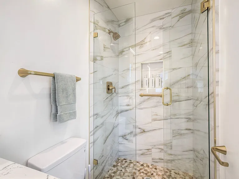 409 N Ditmar — Photo 14