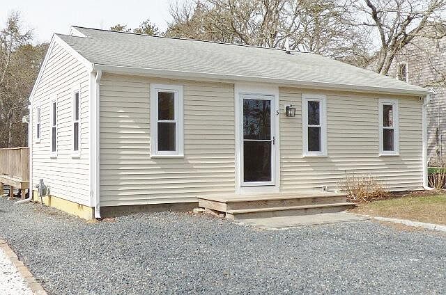 1st image of 3 Circuit Road N