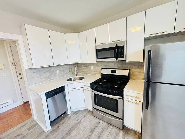 6615 Broadway #D1 — Photo 2