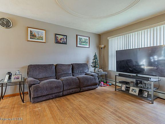 2nd image of 138 Park Dr