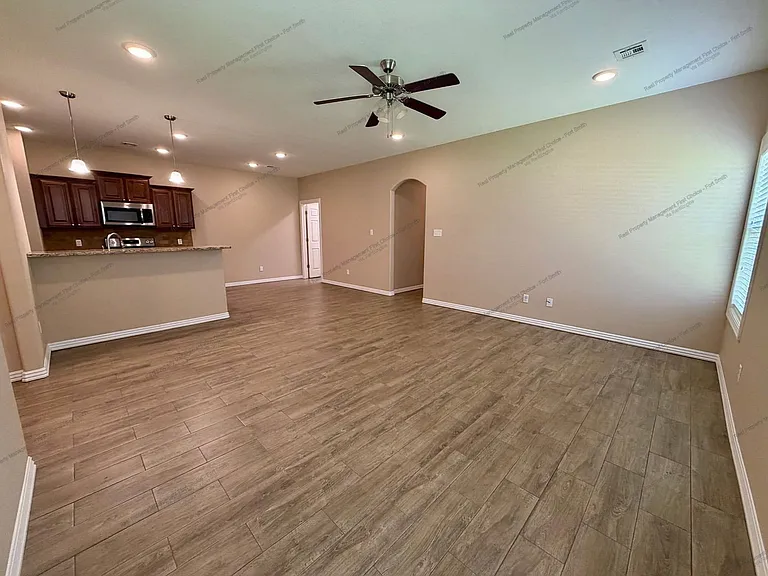 9724 Haven Blvd — Photo 2