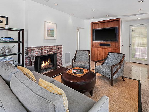 3rd image of 1316 Gates Pl