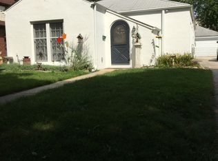 2118 N 84th St, Wauwatosa, WI 53226