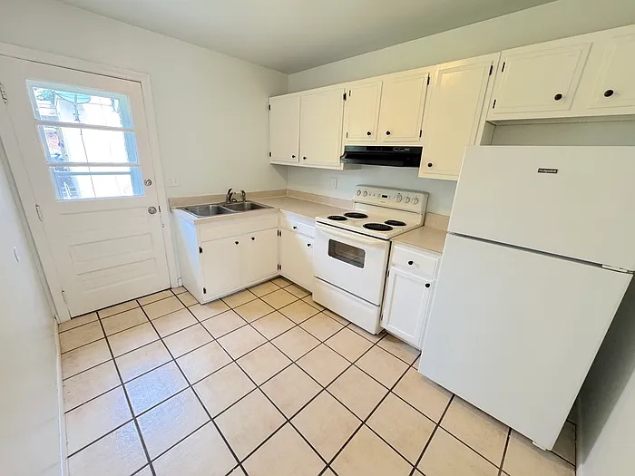 3872 Wake Cir #A — Photo 10