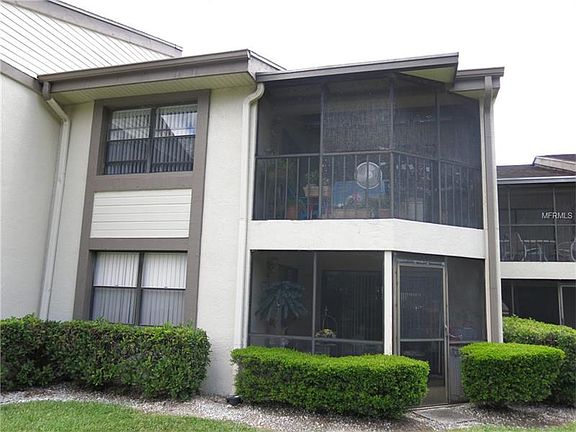 5th image of 326 Woodlake Wynde