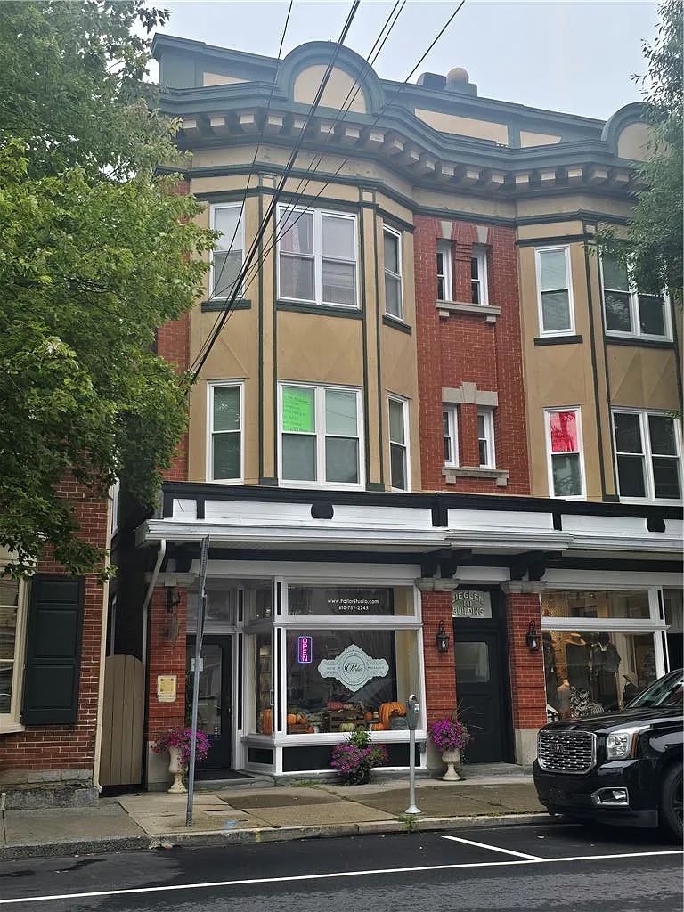 2 bed, 1.5 bath, 960 sqft, $1,925 — Photo 1