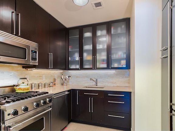 3rd image of 12 W 72nd St APT 7BC