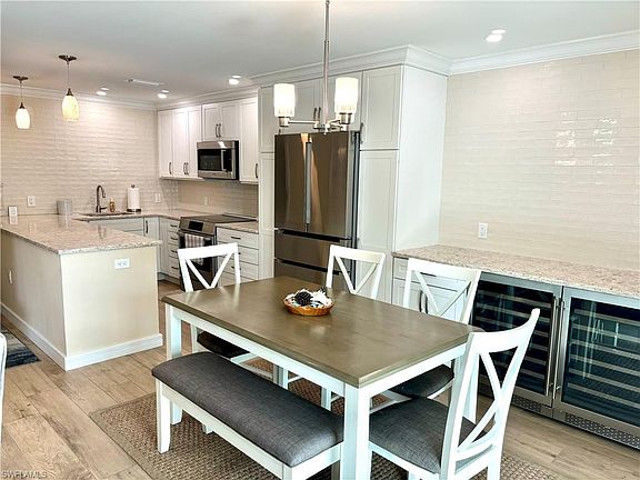 4th image of 1435 Curlew Ave #1