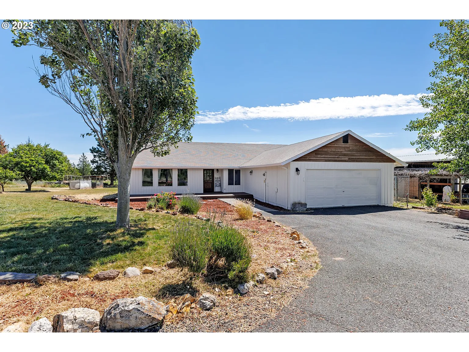 10 Meadowlark Ln photo 1