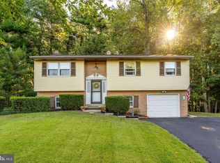 13 Pine Ln, Willow Street, PA 17584