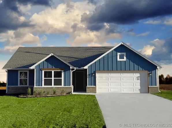 907 SE 2nd St, Pryor, OK 74361