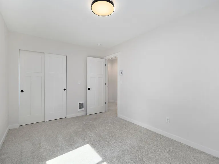 18545 Woodside Dr SE — Photo 20