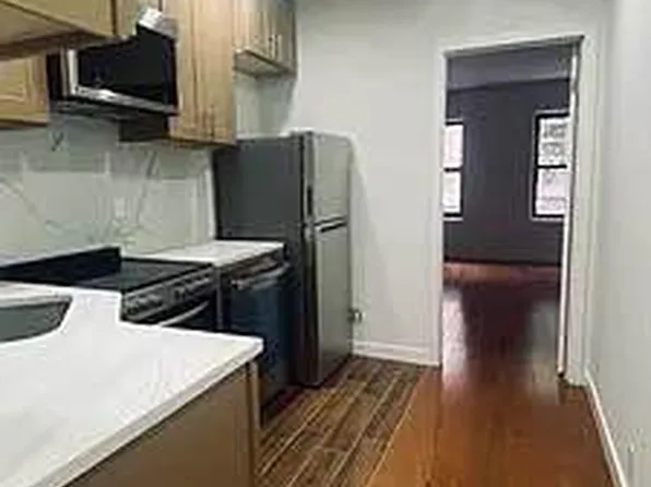 229 Mott Street image 1 of 7
