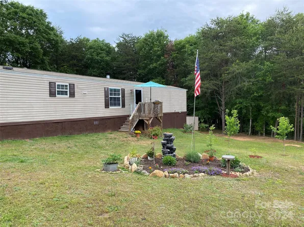 223 Green Acres Rd, Mooresboro, NC 28114