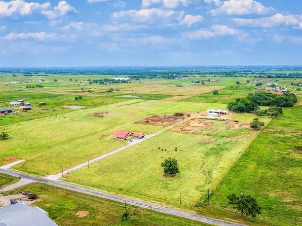 100 Great Waters St, Gordonville, TX 76245