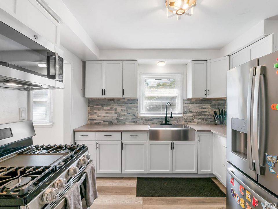 13135 W Eleven Mile Rd, photo 6