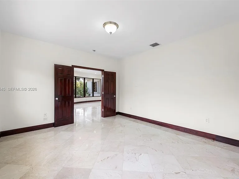 540 S Shore Dr — Photo 35