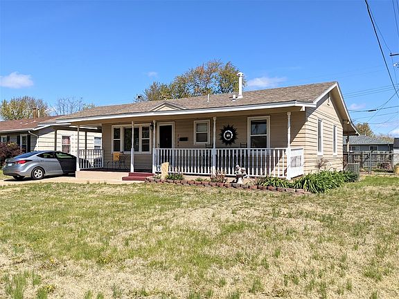 2nd image of 1124 Acorn Cir