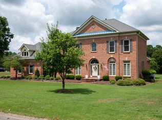 1066 Inneswood Dr, Gallatin, TN 37066