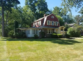 1305 Vinsetta Blvd, Royal Oak, MI 48067